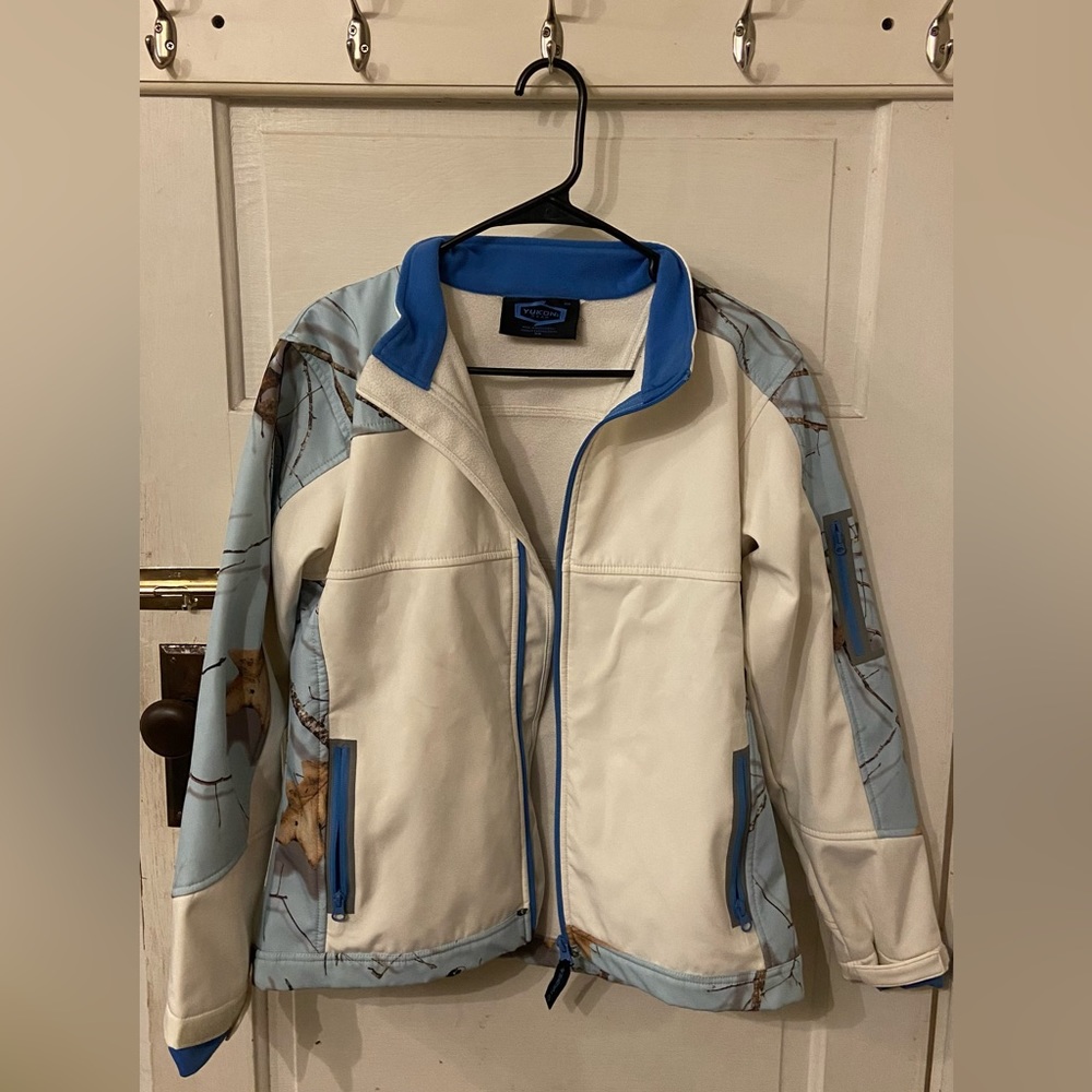Size L Yukon Gear Jacket